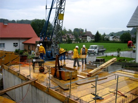 Bauleitung und Baumeister auf Platz